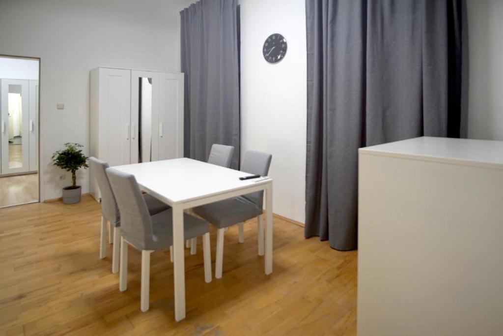 Apartment Modern Residences *